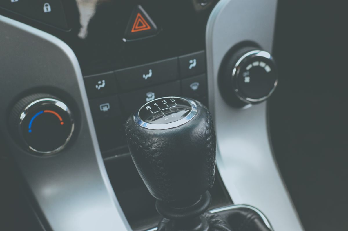 5 Signs Your Car May Need Transmission Repair